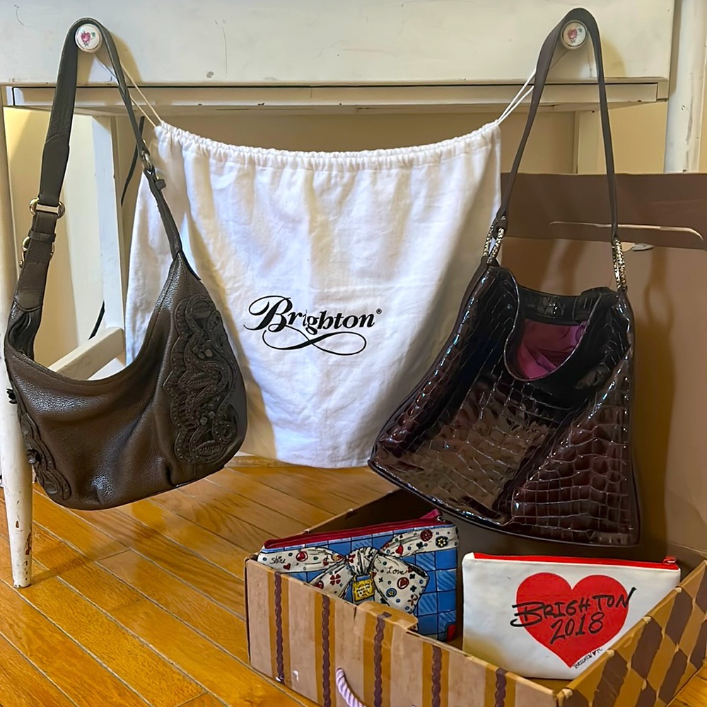 2 Brighton purses & 2 FREE makeup bags!